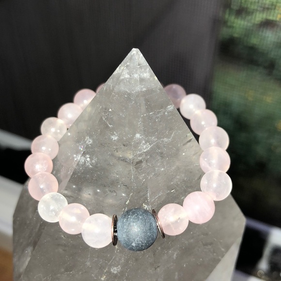 • LOVE • Rose Quartz + Shungite Bracelet - Picture 6 of 10